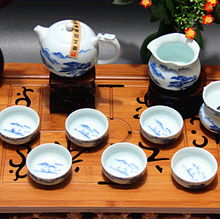 10頭手繪功夫茶具 云霧山水間的詩意茶道，廠家五折促銷傾情奉獻